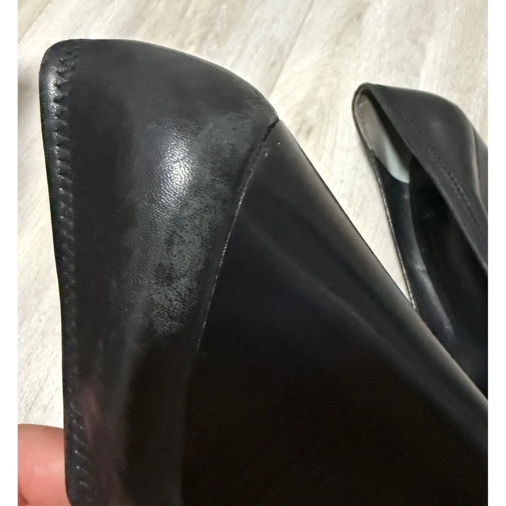 Tory Burch black feature keywords